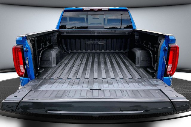 Used 2023 GMC Sierra 1500 AT4 w/ AT4 Premium Package AWD/4WD image 7