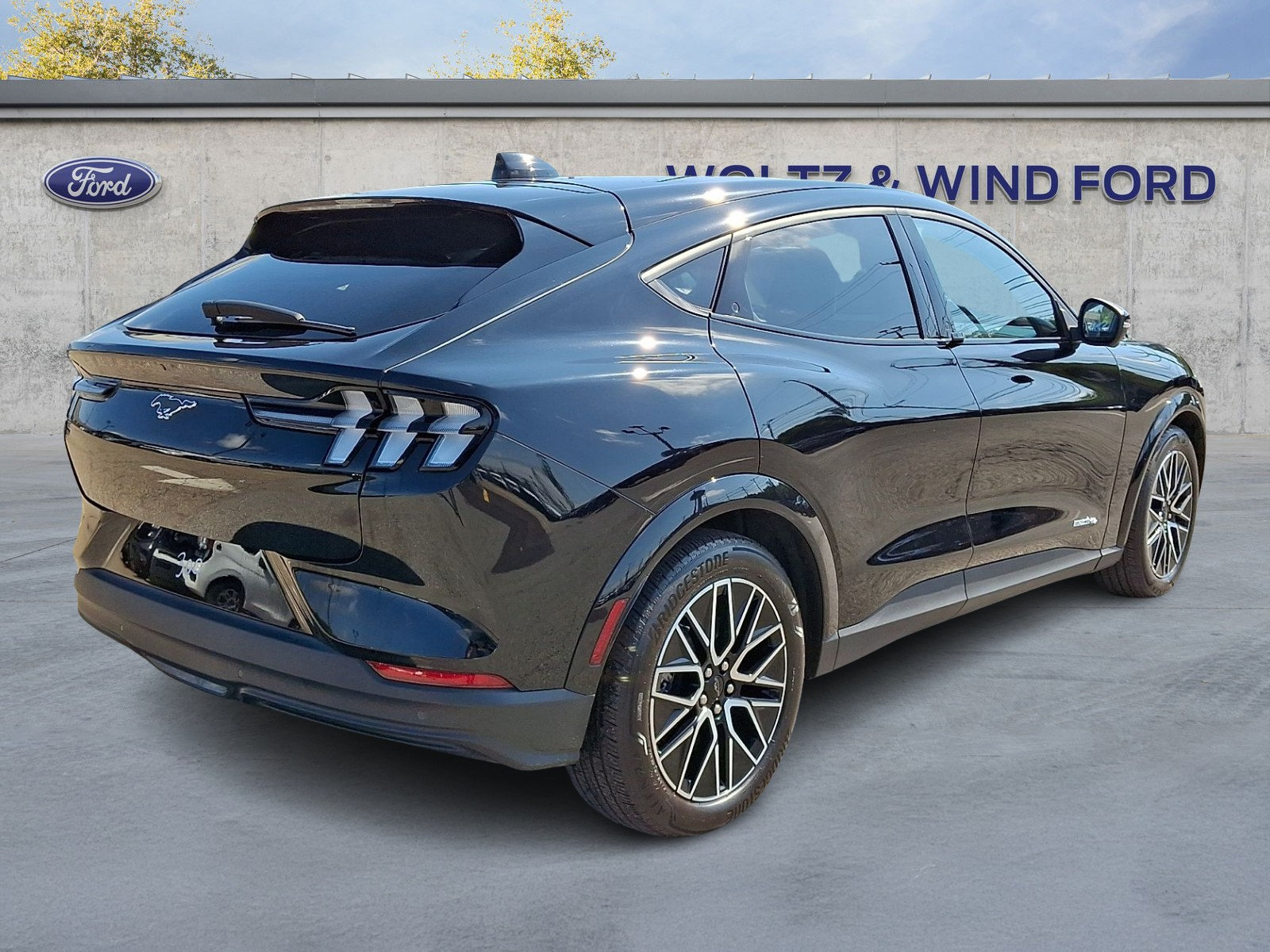 Certified 2025 Ford Mustang Mach-E Premium AWD/4WD image 6