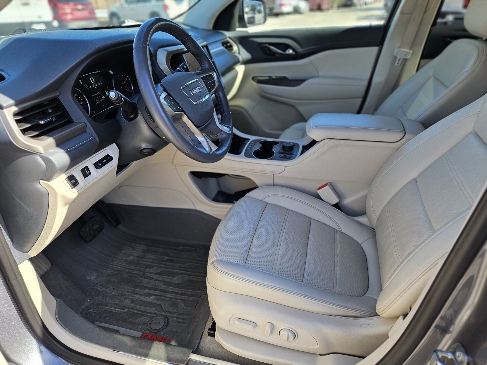 Used 2022 GMC Acadia Denali w/ Denali Technology Package image 19