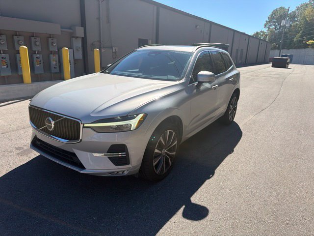 Used 2022 Volvo XC60 B5 Momentum w/ Protection Package Premier FWD image 3