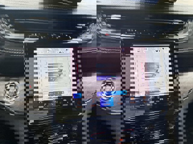 Used 2022 Jeep Grand Cherokee Limited w/ Luxury Tech Group II image 15