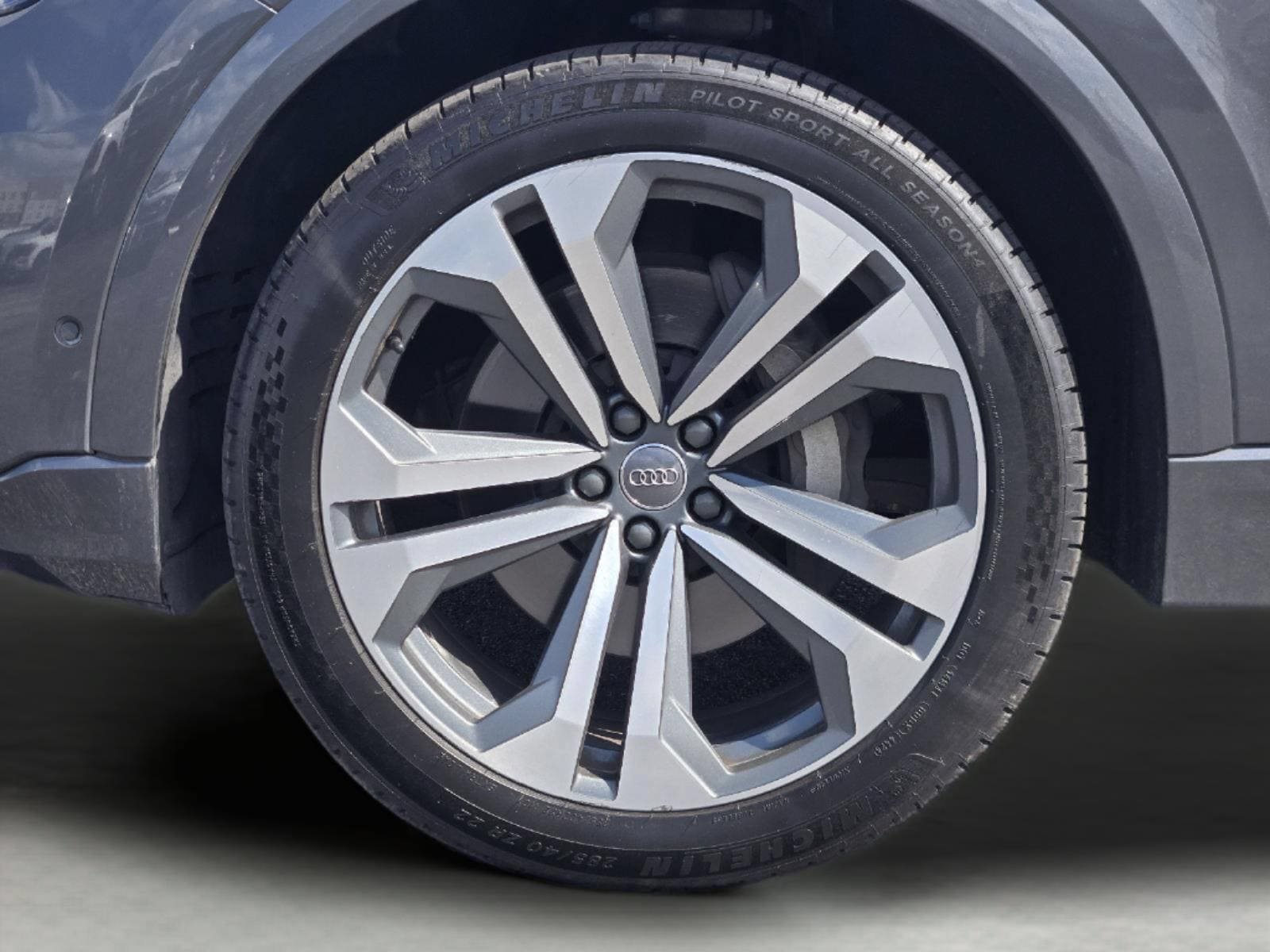 Used 2019 Audi Q8 Prestige AWD/4WD image 11