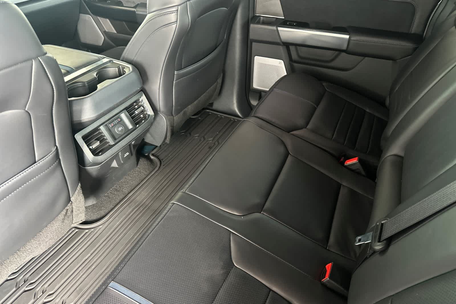 Certified 2025 Ford F350 Platinum AWD/4WD image 4