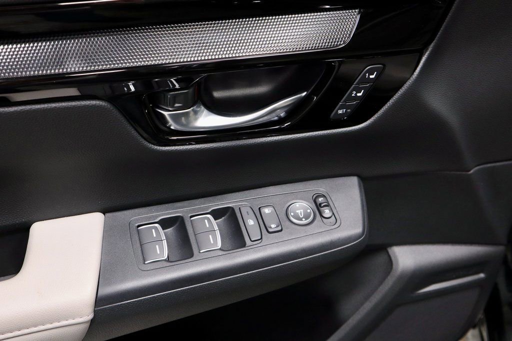 Used 2025 Honda CR-V EX-L image 23