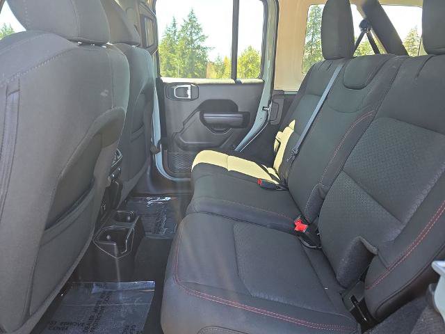Used 2023 Jeep Wrangler Unlimited Rubicon w/ Cold Weather Group AWD/4WD image 9