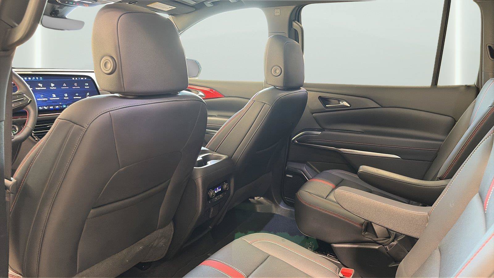 Used 2024 Chevrolet Traverse RS AWD/4WD image 17