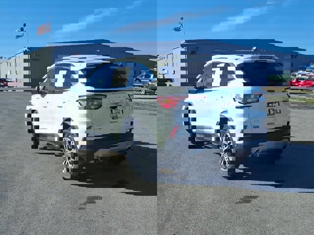 Certified 2022 Ford Escape SEL image 3