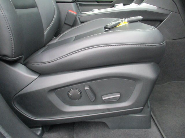 Certified 2023 Ford Explorer XLT w/ Equipment Group 202A AWD/4WD image 39