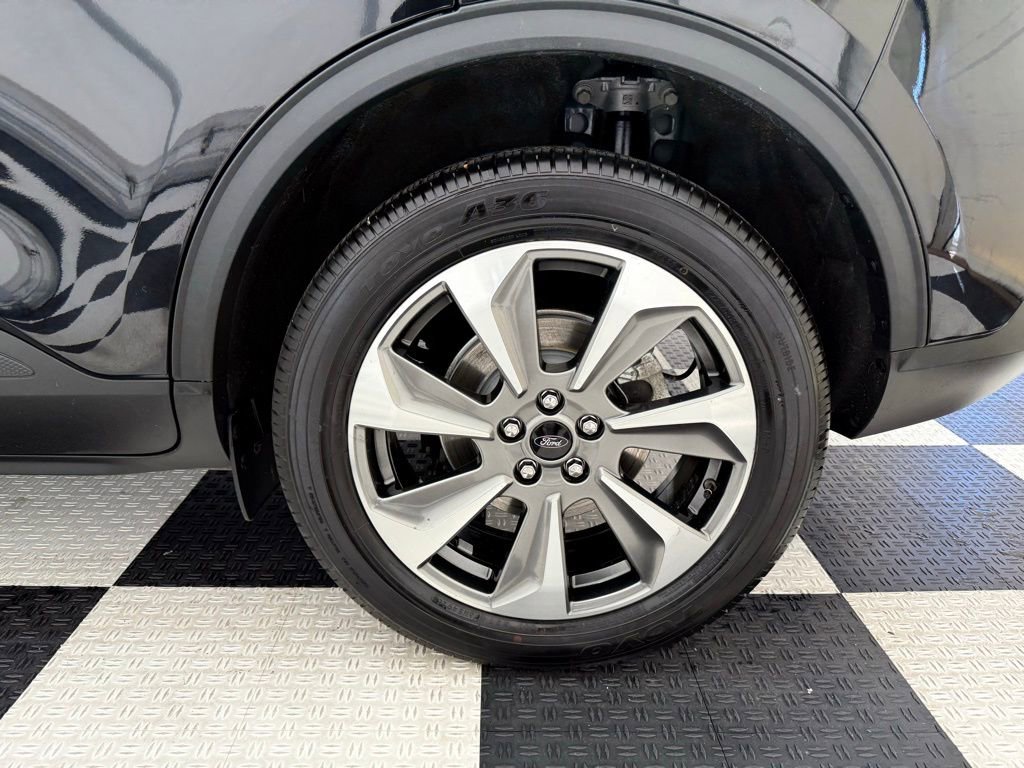 Certified 2024 Ford Escape Platinum image 11