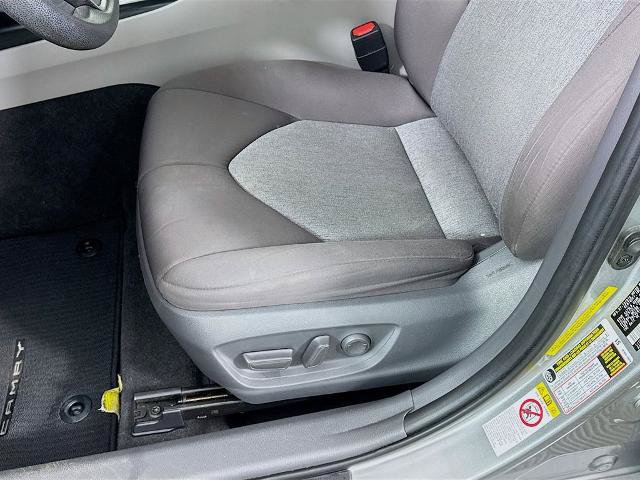 Used 2019 Toyota Camry LE FWD image 19