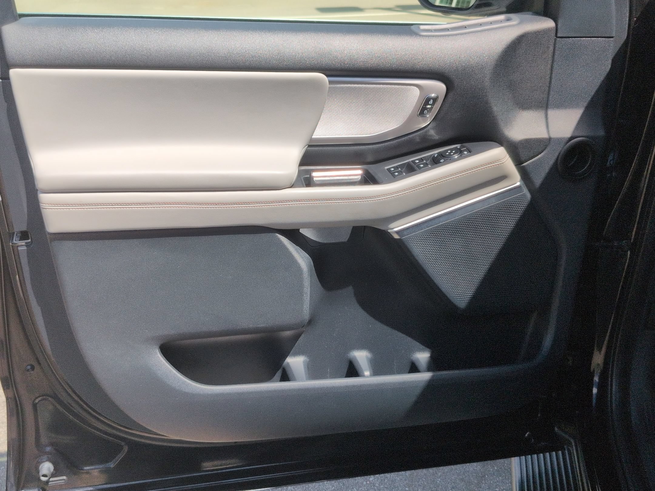 Certified 2025 Ford Expedition Max Active RWD image 13