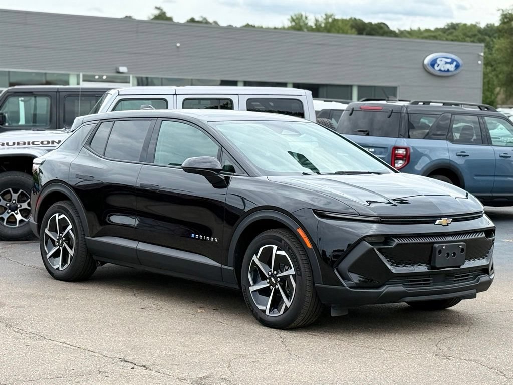 Used 2026 Chevrolet Equinox EV LT FWD image 28