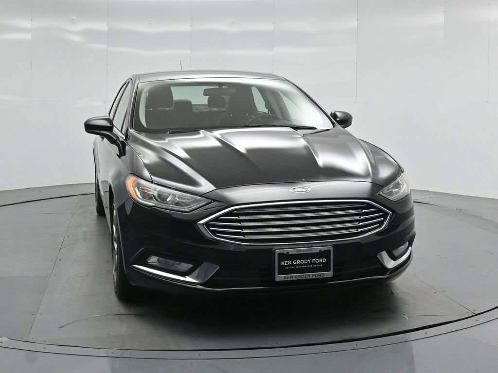 Certified 2017 Ford Fusion SE w/ Equipment Group 201A FWD image 52