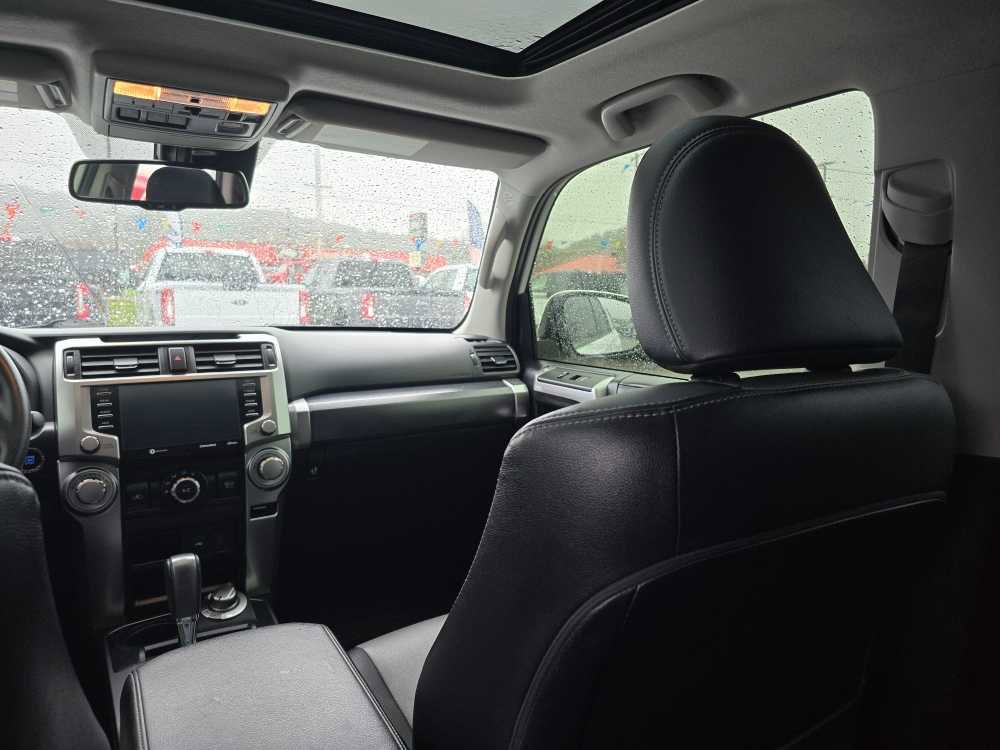 Used 2022 Toyota 4Runner SR5 Premium image 14