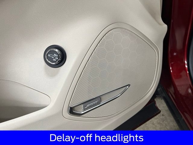 Used 2022 Buick Envision Avenir w/ Technology Package II AWD/4WD image 28