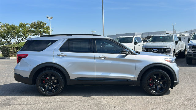Certified 2020 Ford Explorer ST AWD/4WD image 2