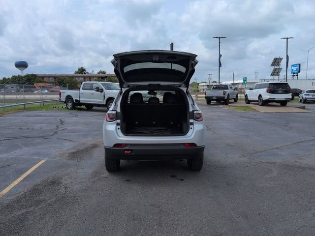Used 2025 Jeep Compass Trailhawk AWD/4WD image 7