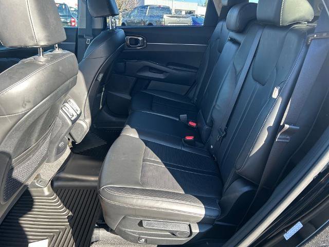 Used 2024 Kia Sorento S image 9