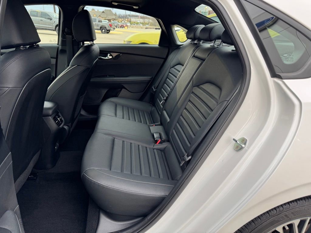 Used 2023 Kia Forte GT-Line w/ GT-Line Premium Package image 31