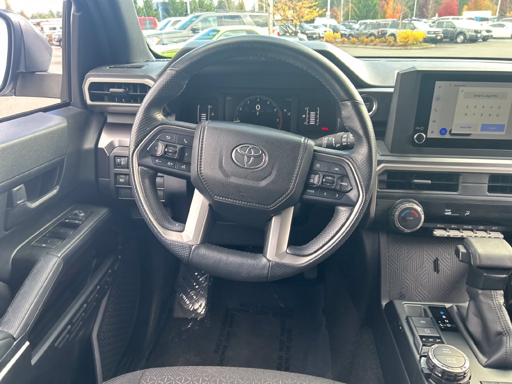 Used 2025 Toyota 4Runner SR5 AWD/4WD image 17