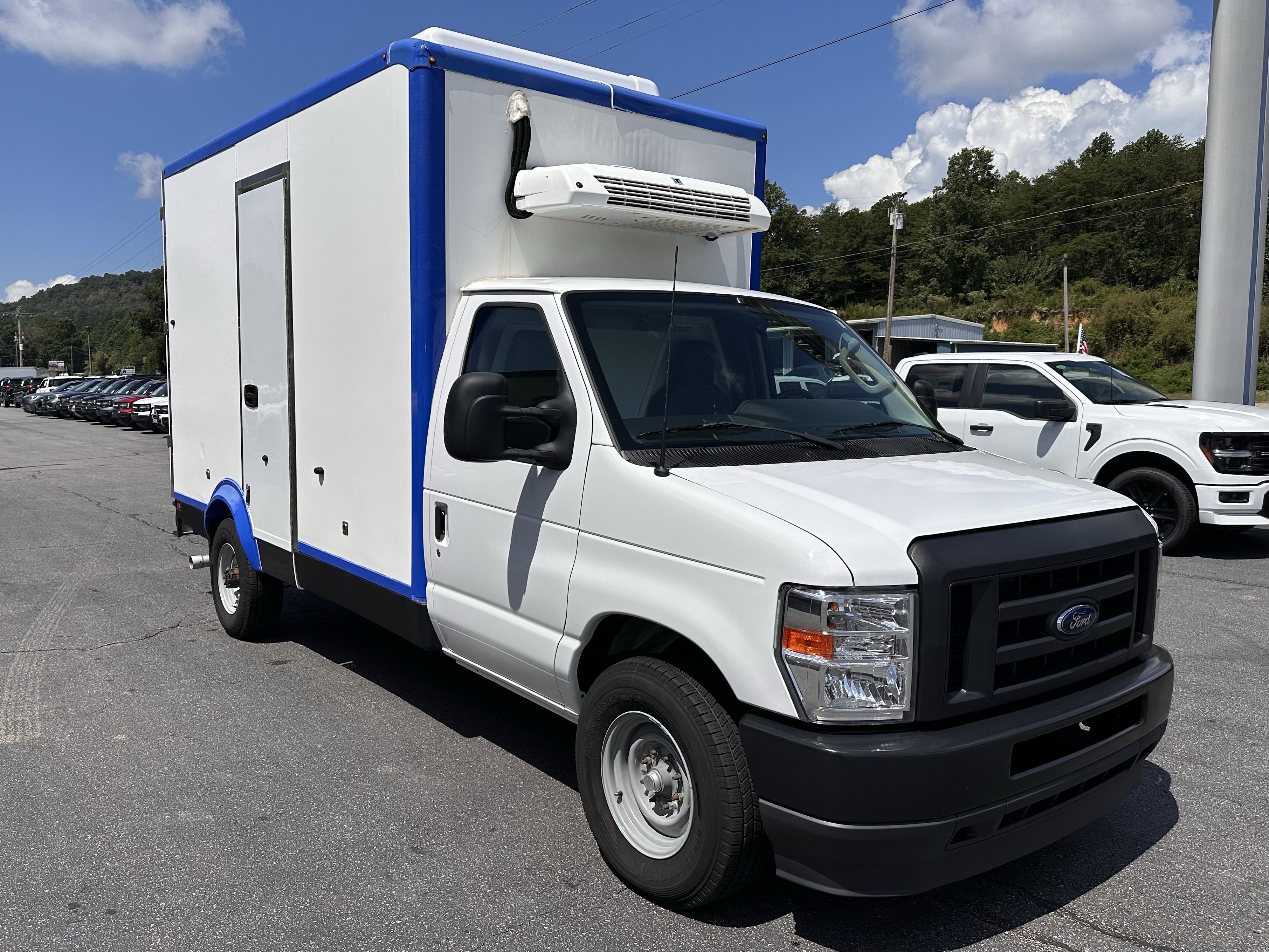 Certified 2024 Ford E-350 and Econoline 350 Super Duty w/ Power Windows & Locks Group RWD image 4
