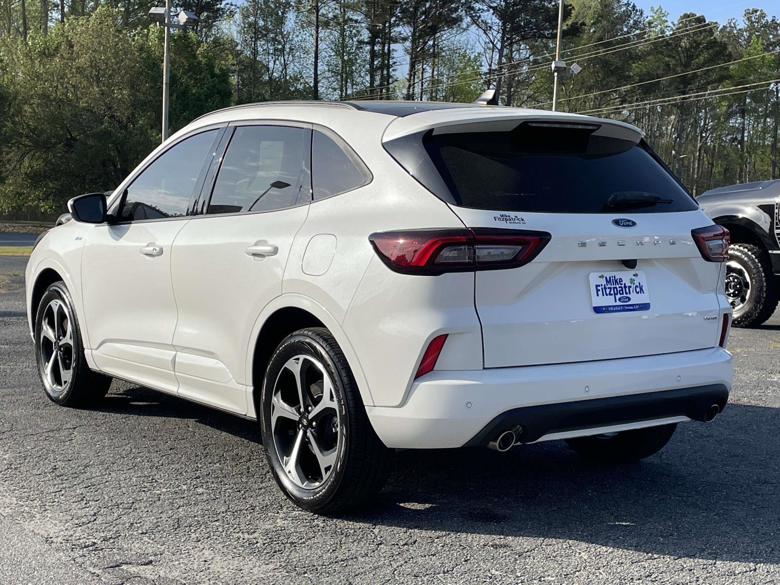 Certified 2025 Ford Escape ST-Line Elite AWD/4WD image 4