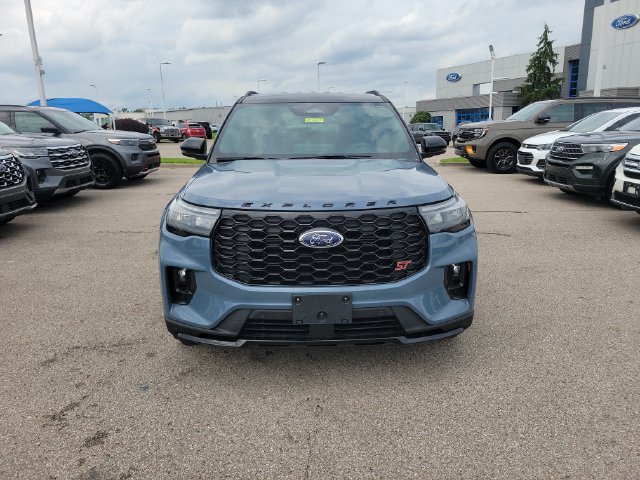 Certified 2025 Ford Explorer ST AWD/4WD image 8