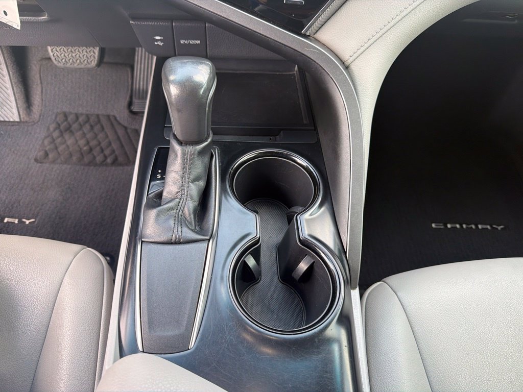 Used 2019 Toyota Camry SE w/ Carpet Mat Package FWD image 27
