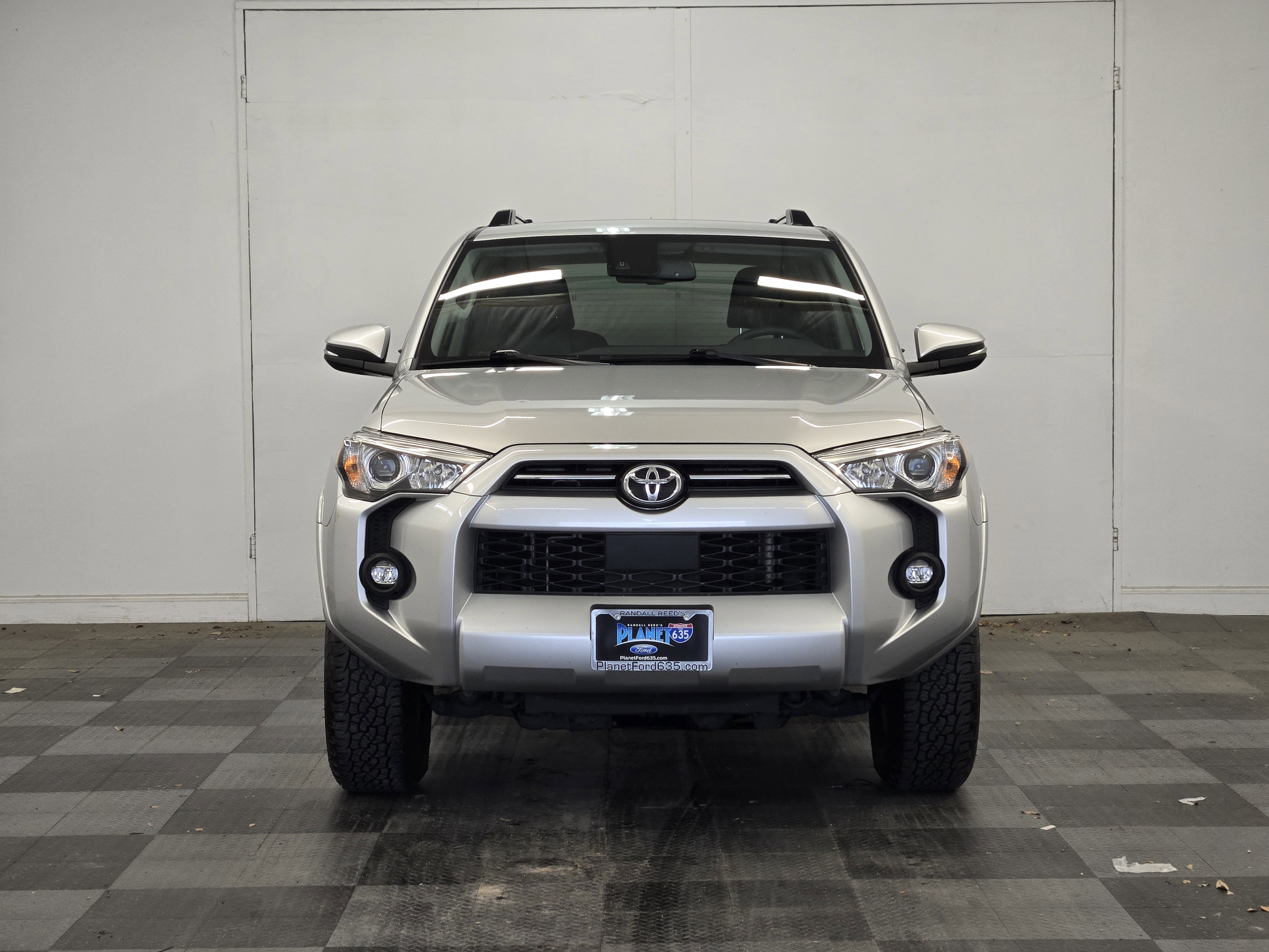 Used 2022 Toyota 4Runner SR5 Premium w/ Moonroof Package RWD image 3