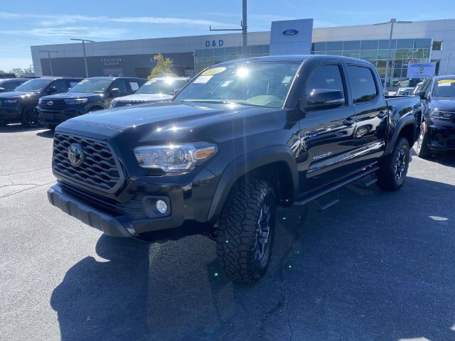 Used 2021 Toyota Tacoma TRD Off-Road AWD/4WD image 3