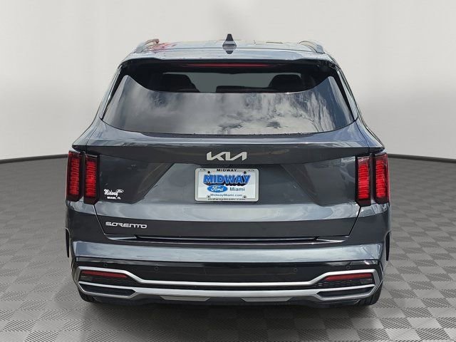 Used 2023 Kia Sorento S image 3