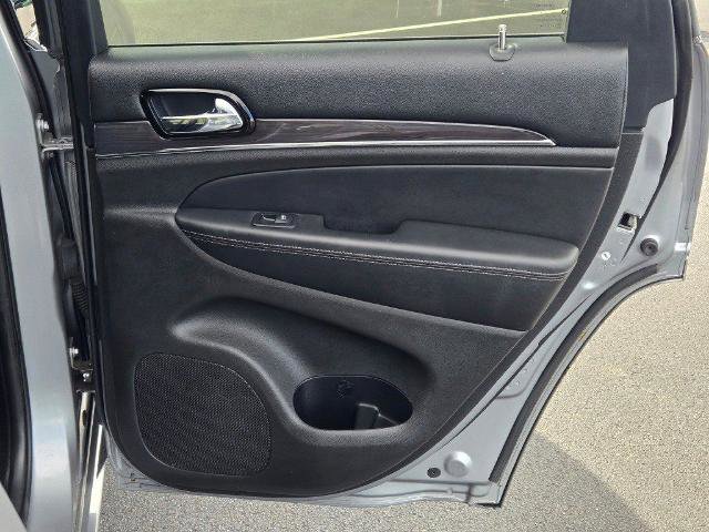 Used 2019 Jeep Grand Cherokee Overland image 11