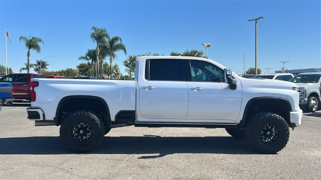 Used 2021 Chevrolet Silverado 2500 High Country AWD/4WD image 2