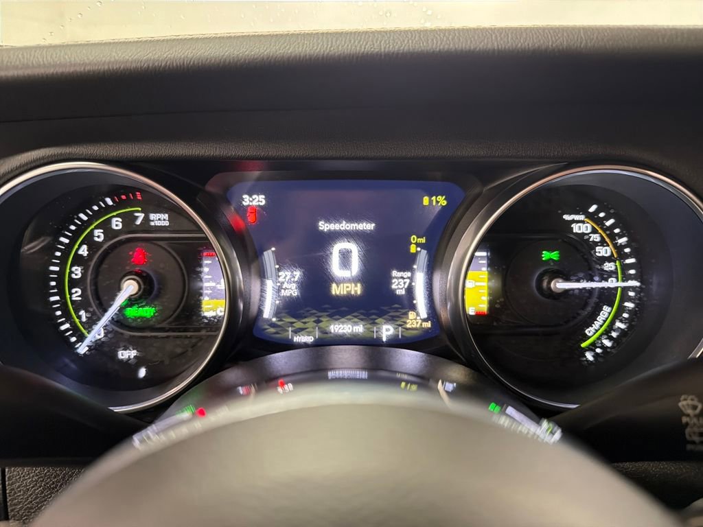 Used 2022 Jeep Wrangler Unlimited Sahara image 23