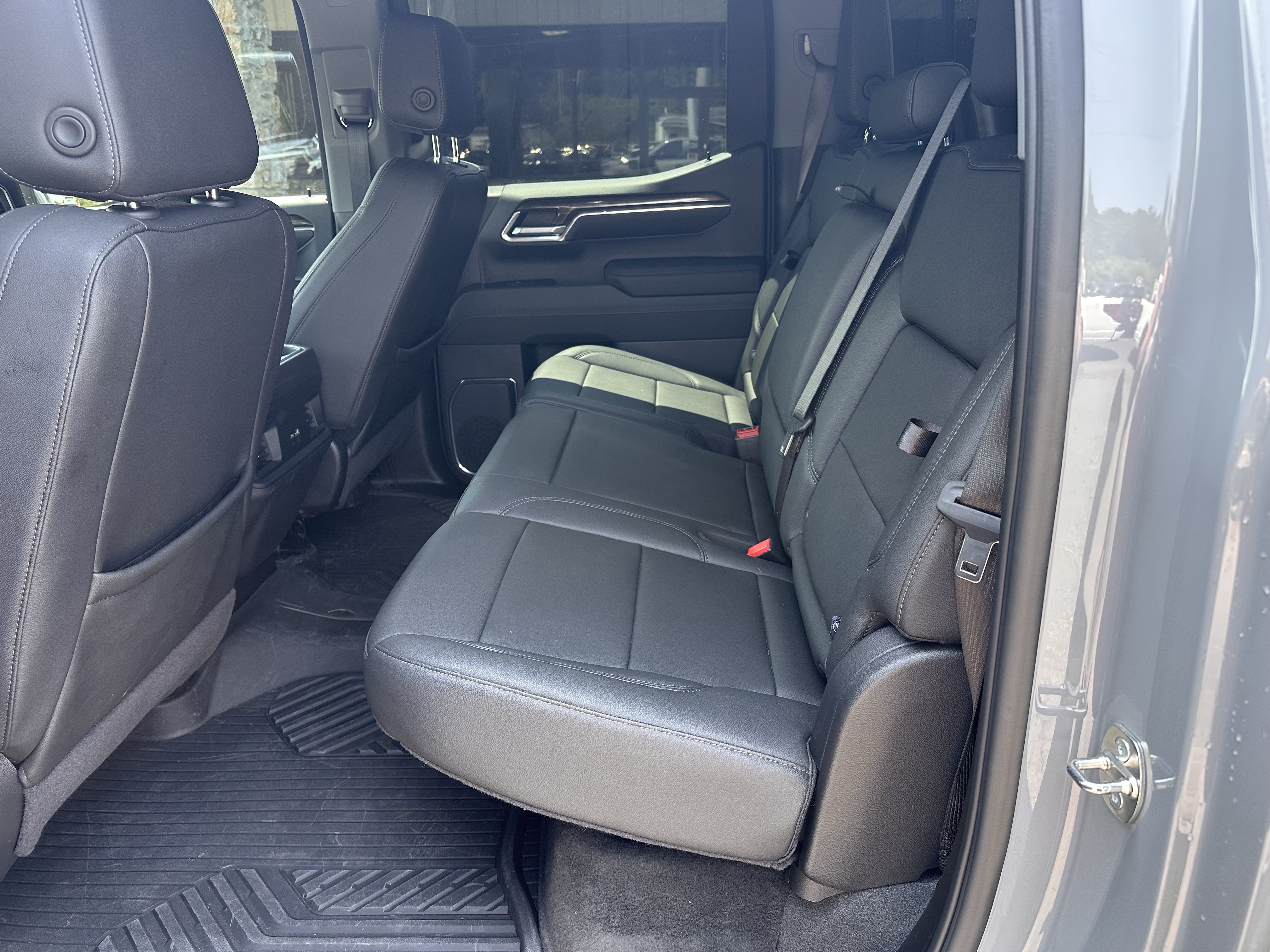 Used 2024 Chevrolet Silverado 1500 LT Trail Boss w/ Convenience Package II AWD/4WD image 12