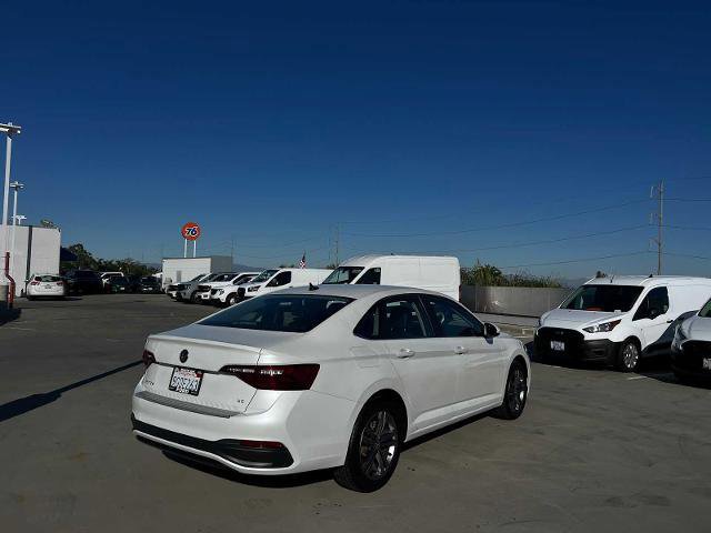 Used 2023 Volkswagen Jetta SE image 6