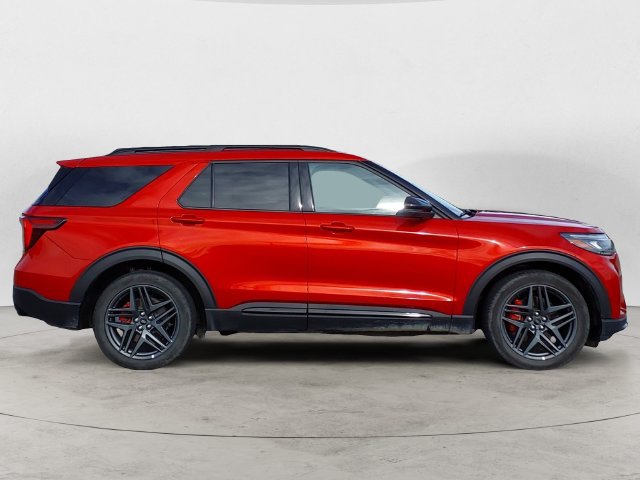 Certified 2025 Ford Explorer ST AWD/4WD image 4