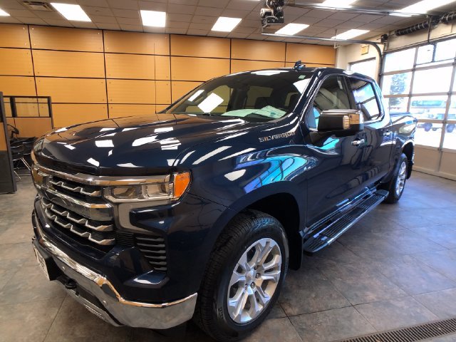 Used 2022 Chevrolet Silverado 1500 LTZ w/ Technology Package AWD/4WD image 3