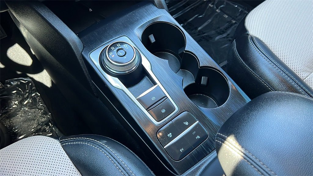 Certified 2022 Ford Escape Titanium w/ Titanium Premium Package image 19