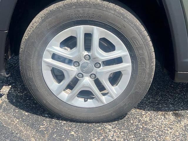 Used 2018 Jeep Compass Sport w/ Tech Group AWD/4WD image 40