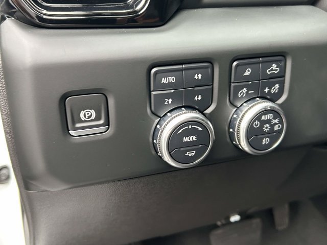 Used 2024 GMC Sierra 1500 AT4 w/ Technology Package AWD/4WD image 19
