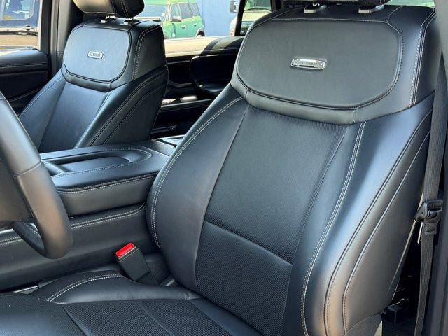 Certified 2025 Ford Expedition Platinum w/ Stealth Appearance Package image 15