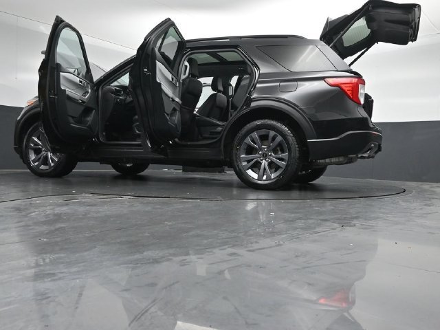 Certified 2024 Ford Explorer XLT w/ Equipment Group 202A AWD/4WD image 58