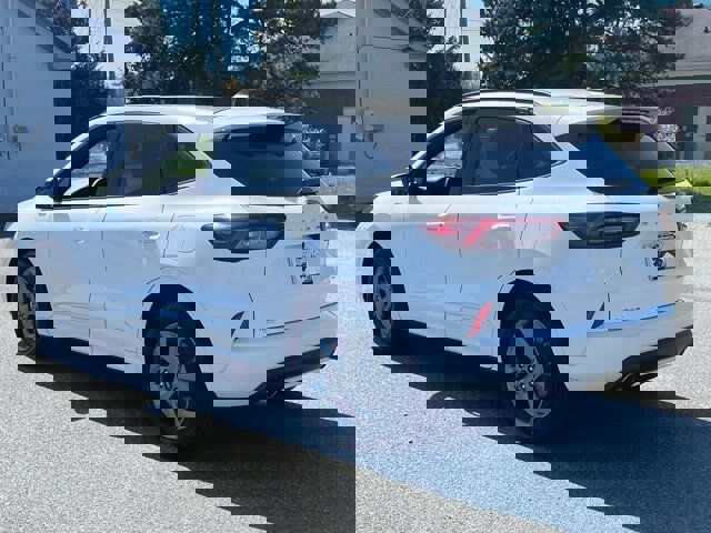 Certified 2023 Ford Escape ST-Line image 3