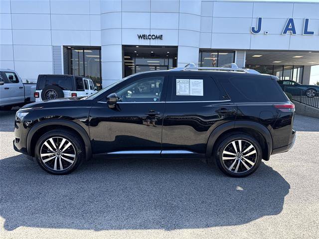Used 2025 Nissan Pathfinder Platinum w/ Cargo Package AWD/4WD image 2