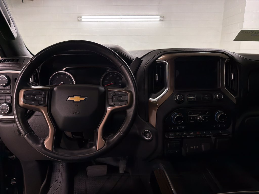 Used 2021 Chevrolet Silverado 1500 High Country w/ Technology Package AWD/4WD image 7