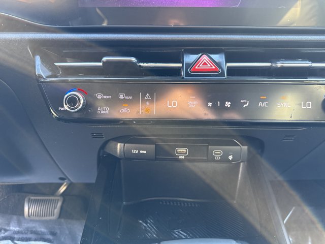 Used 2023 Kia Niro EX FWD image 25