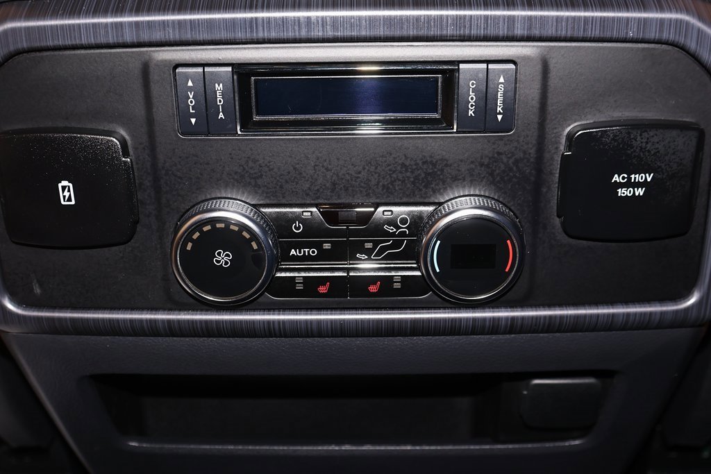 Certified 2024 Ford Expedition Platinum image 20