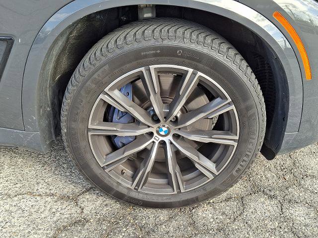 Used 2021 BMW X5 M50i w/ Executive Package image 8