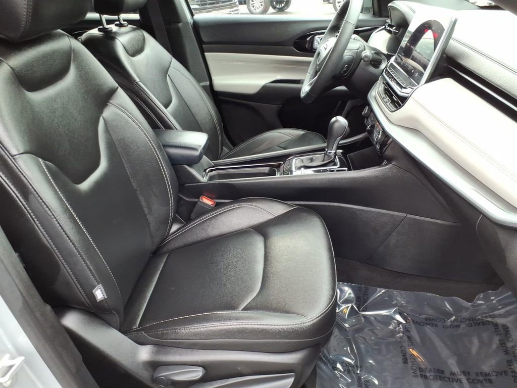 Used 2025 Jeep Compass Limited AWD/4WD image 3